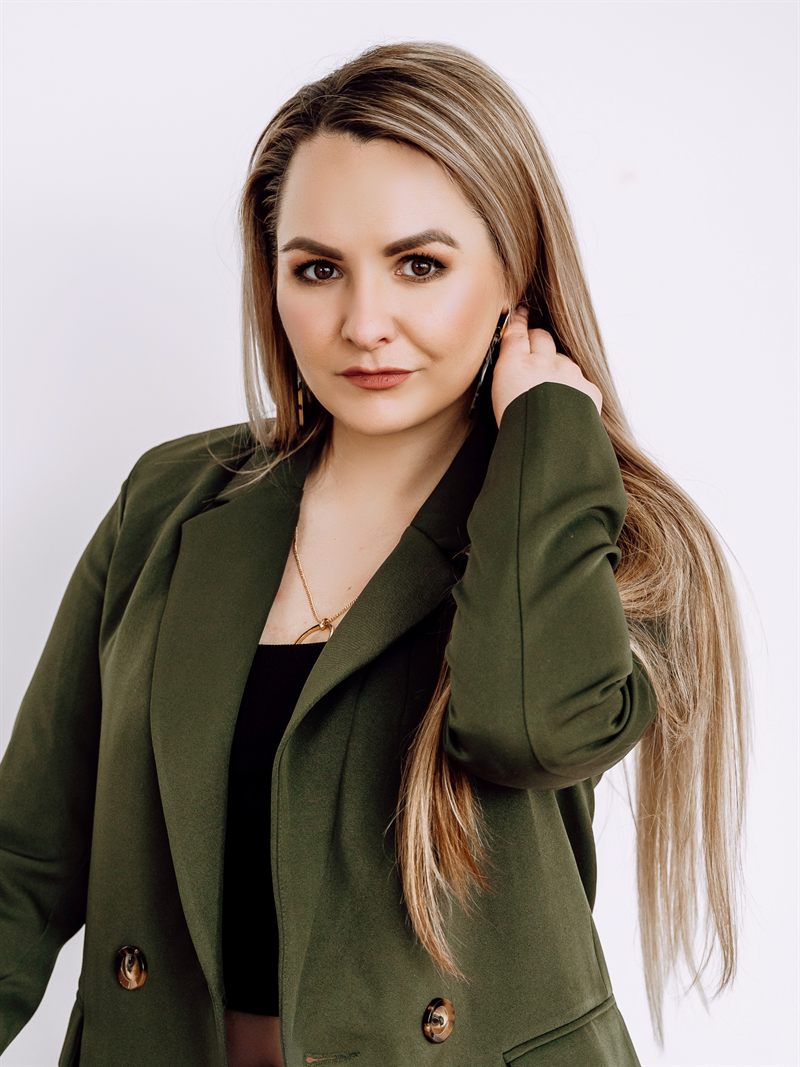 Анна Леонкова
